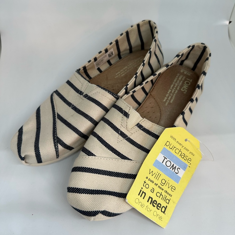 NWT TOMS size 6.5 in French Breton stripes